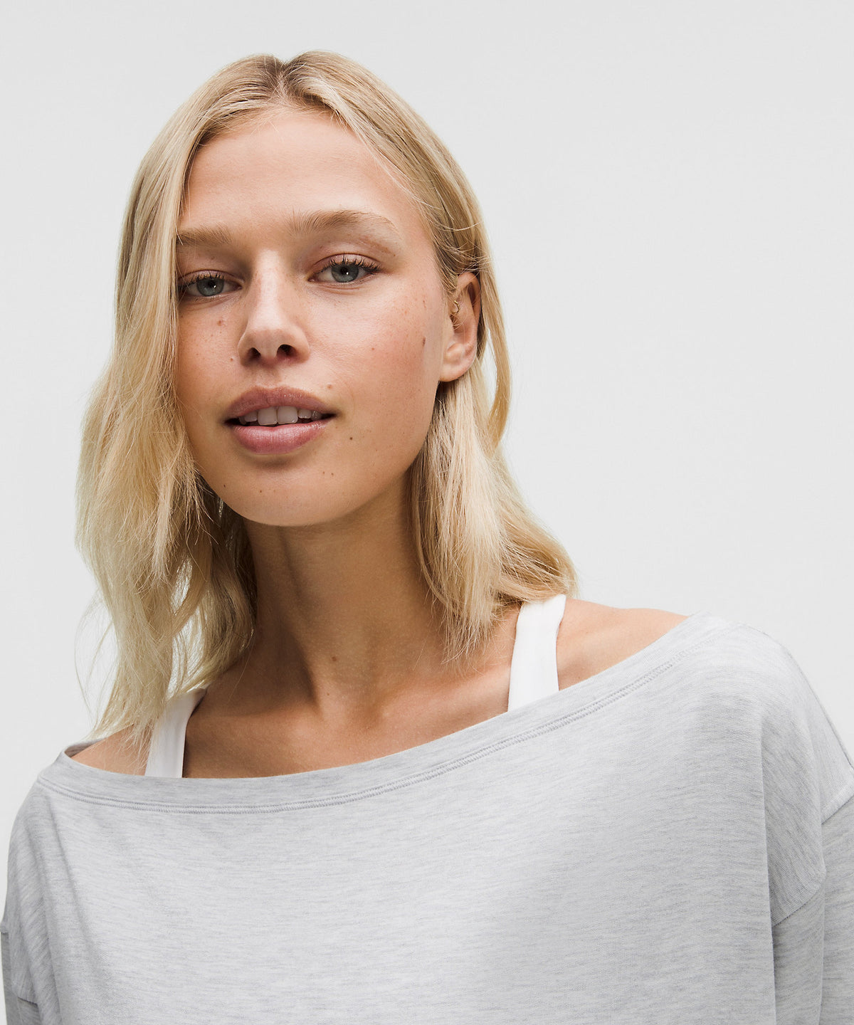 Lululemon BeCalm Oversized Boatneck Long-Sleeve Shirt - Heathered Core Ultra Light Grey - imagen 4