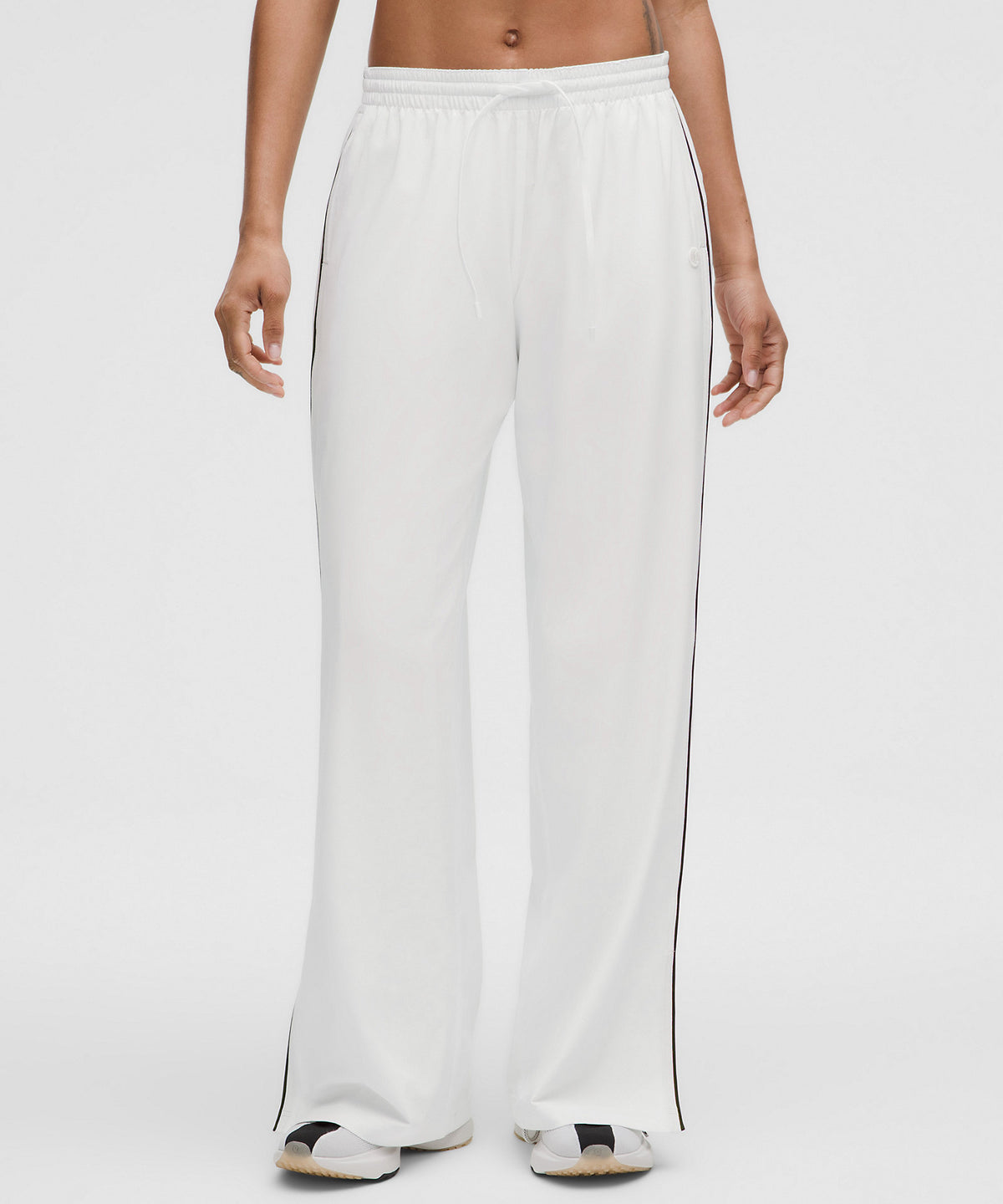 Lululemon Court Rival Wide-Leg Track Pant Regular Stitched Logo - White - imagen 2