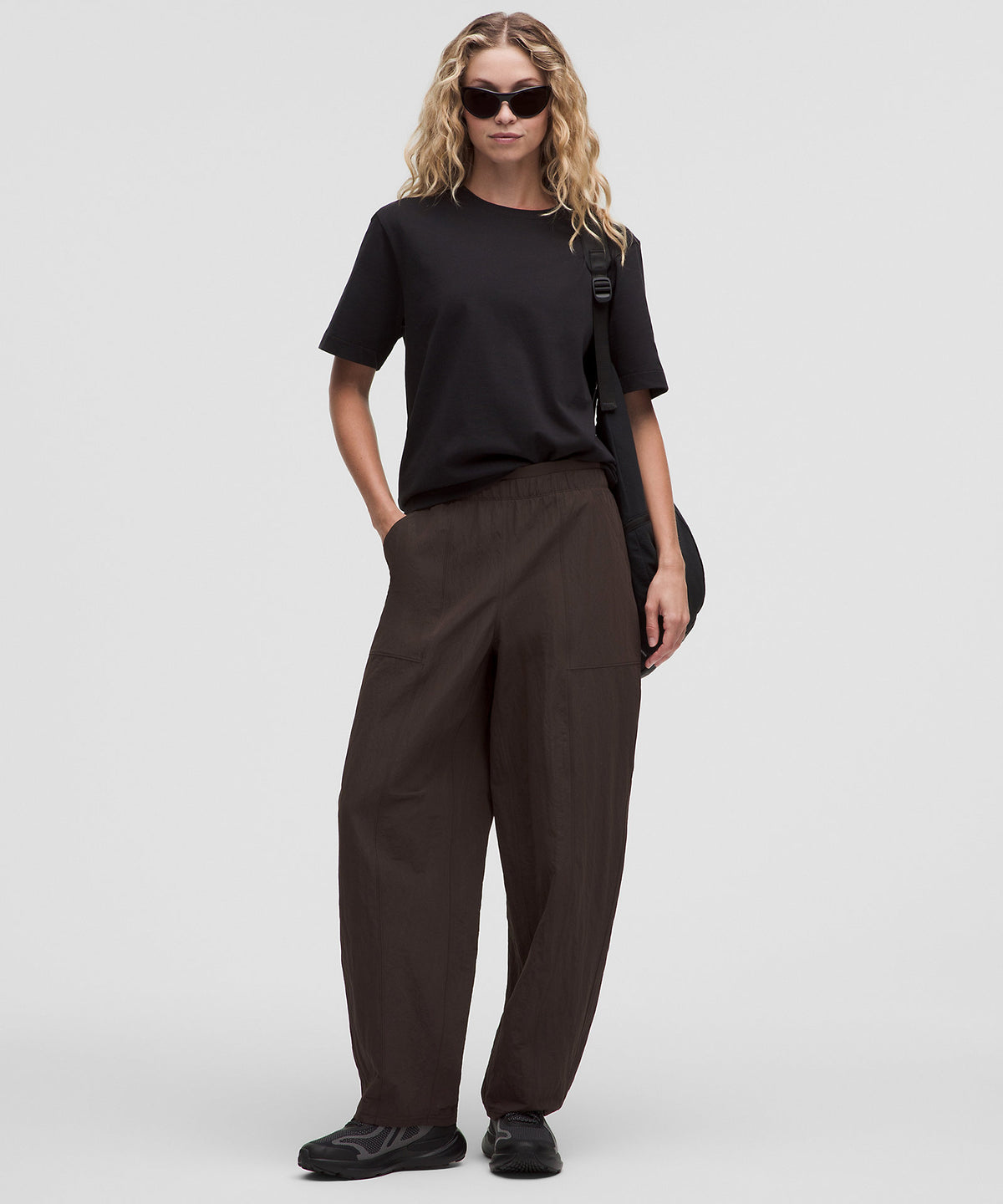 Lululemon Crinkle Nylon Mid-Rise Barrel-Leg Pant - Mahogany Muse - imagen 1
