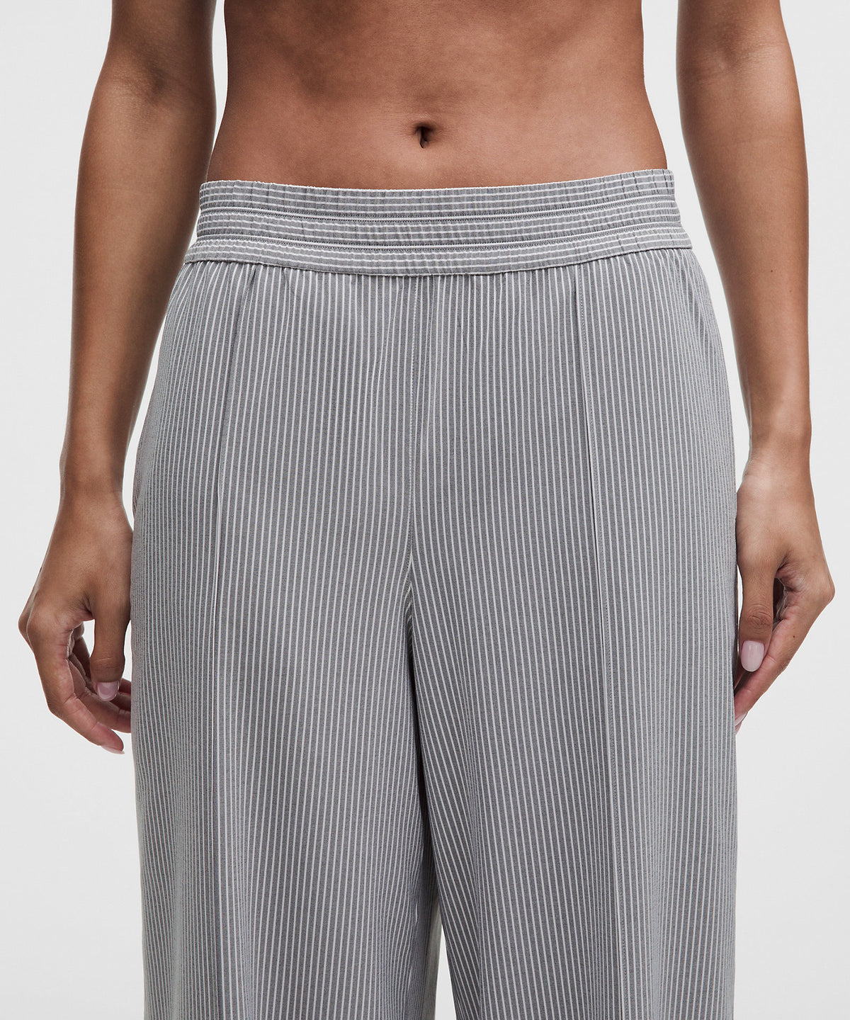 Lululemon Breezily Mid-Rise Pant Short - Hype Stripe Raceway Grey White - imagen 4