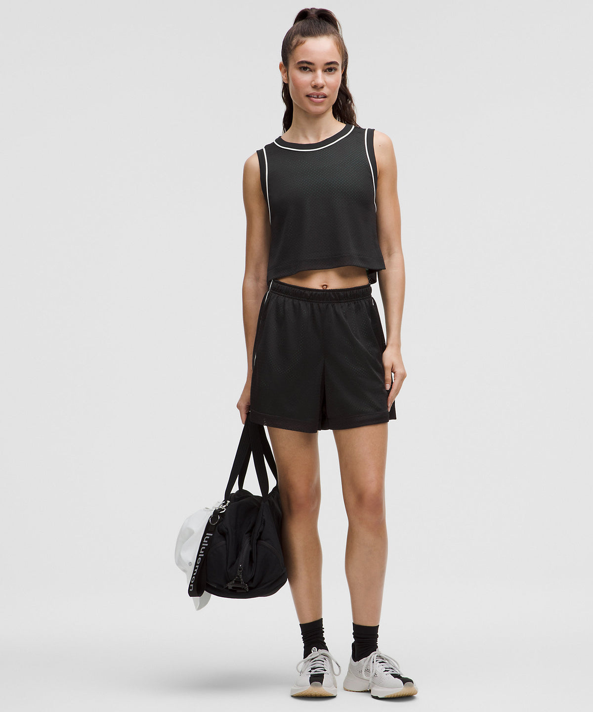 Lululemon Double-Layered Mesh Mid-Rise Short 5" - Black - imagen 2