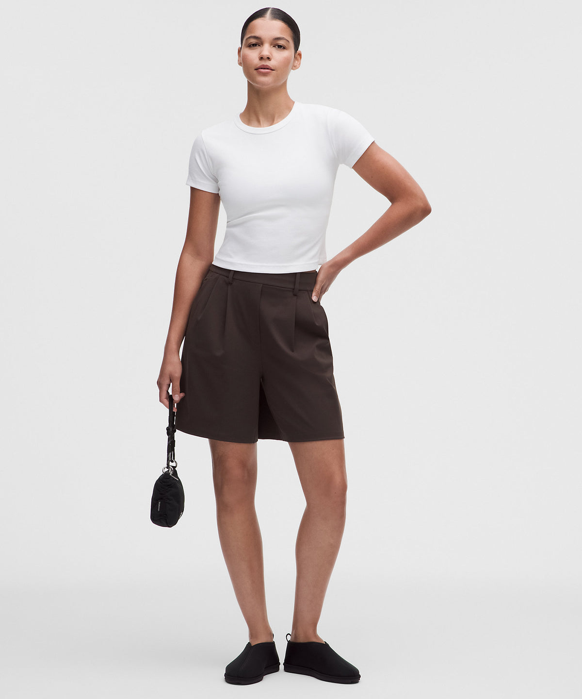 Lululemon Daydrift Pleated High-Rise Short 7" - Mahogany Muse - imagen 1