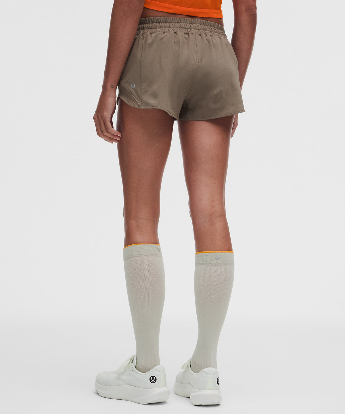 Lululemon Hotty Hot Low-Rise Lined Short 2.5" - Cypress Forest - imagen 3