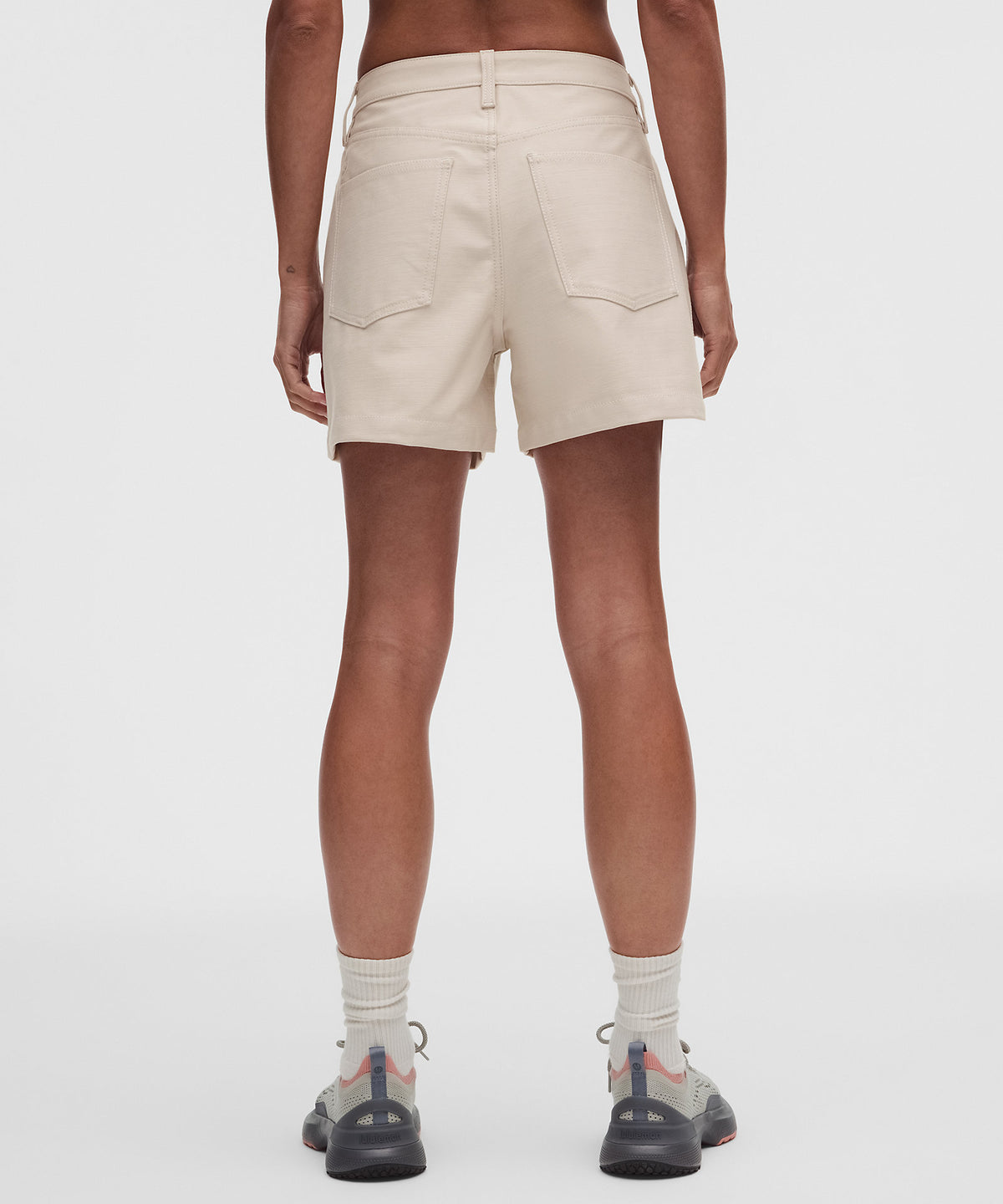 Lululemon EasyFive Mid-Rise Short 4.5" - Sand Dollar - imagen 3