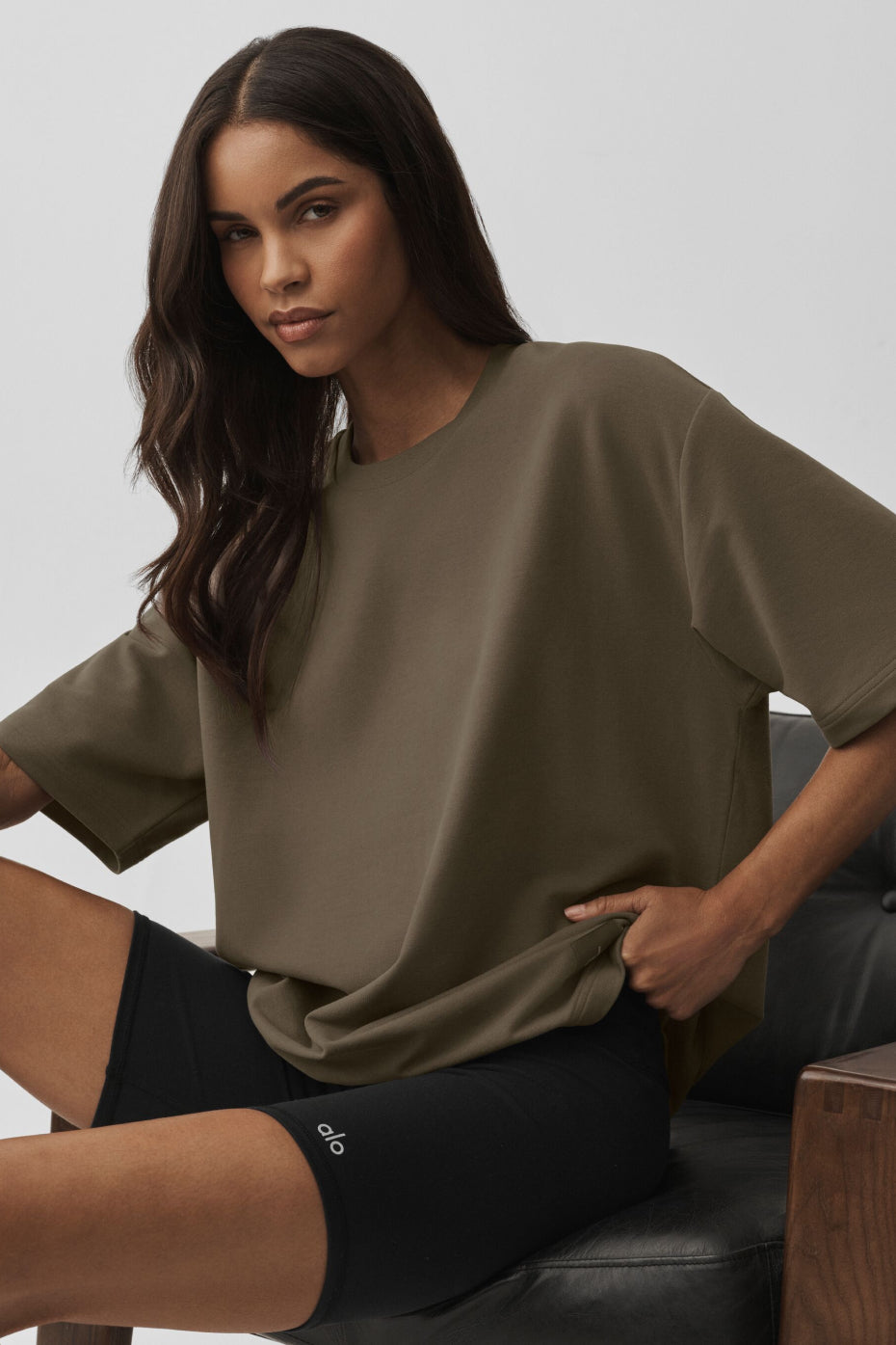 Alo Yoga Double Take Short Sleeve - Olive Tree - imagen 1