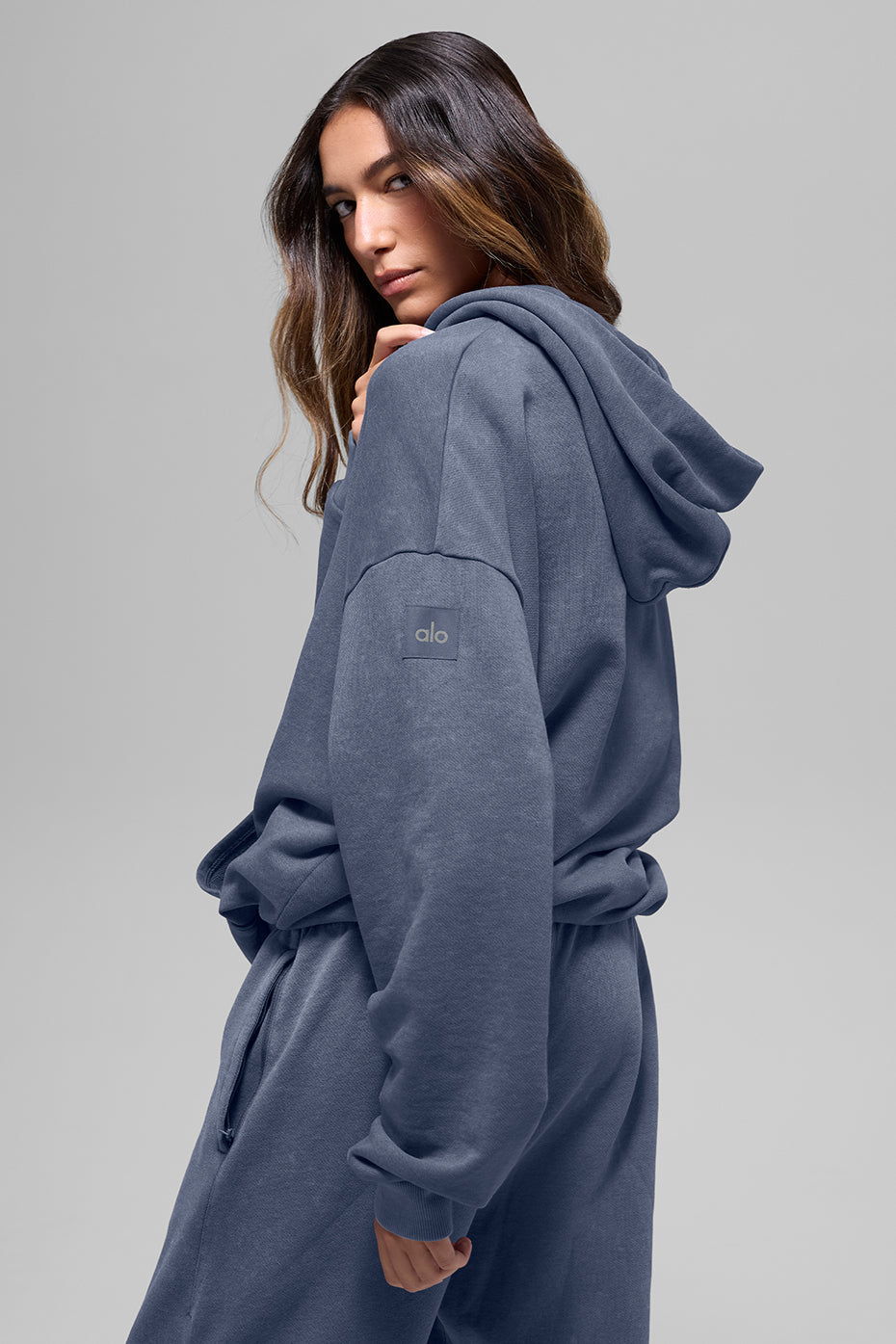 Alo Yoga Chill Vintage Wash Hoodie - Bluestone Wash - imagen 2