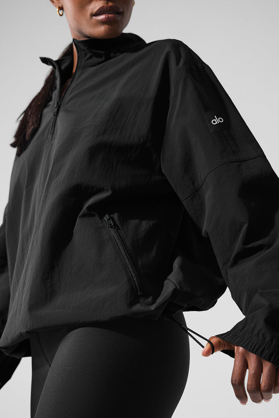 Alo Yoga Light Weight Takeaway Track Pullover - Black - imagen 3