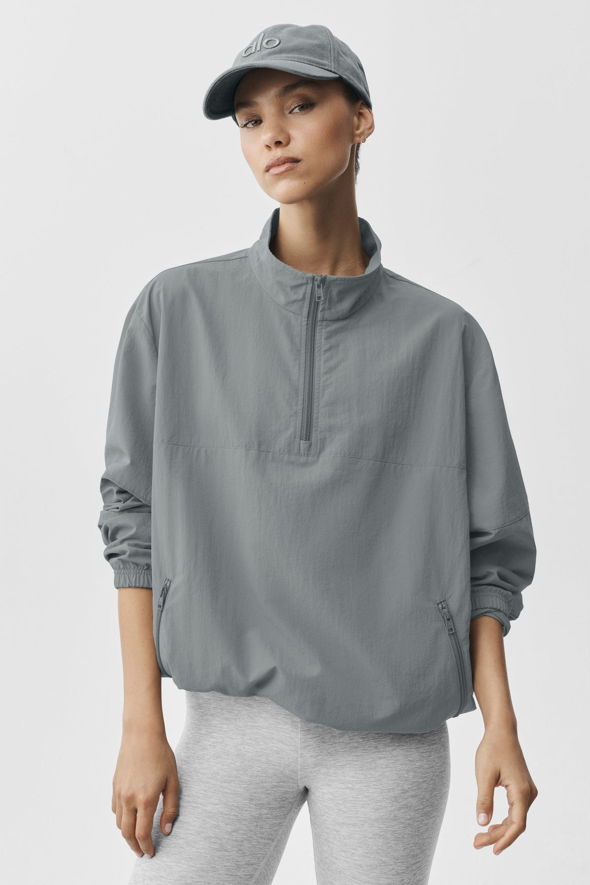Alo Yoga Light Weight Takeaway Track Pullover - Monument - imagen 1