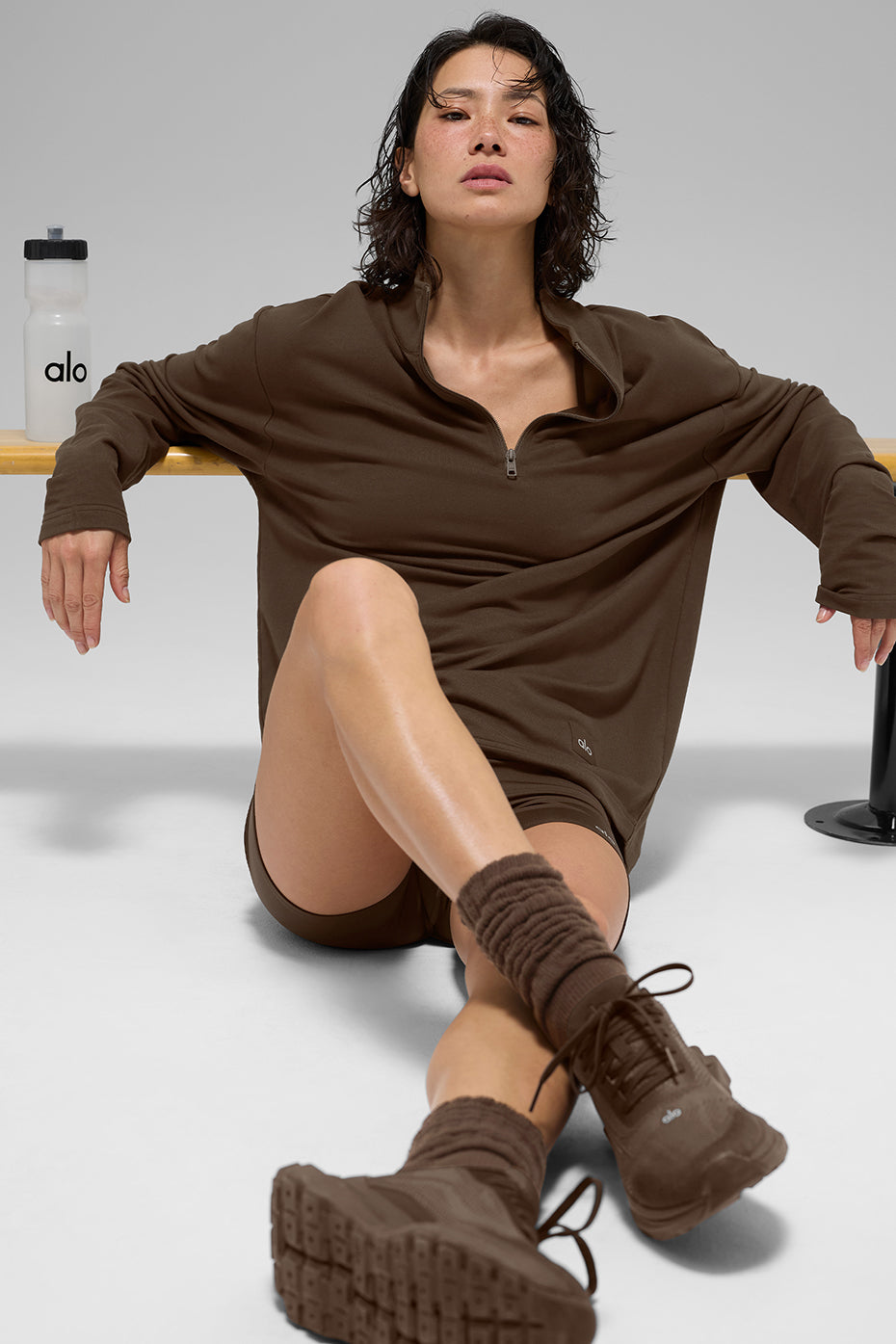 Alo Yoga Double Take Long Sleeve 1/4 Zip - Espresso - imagen 4