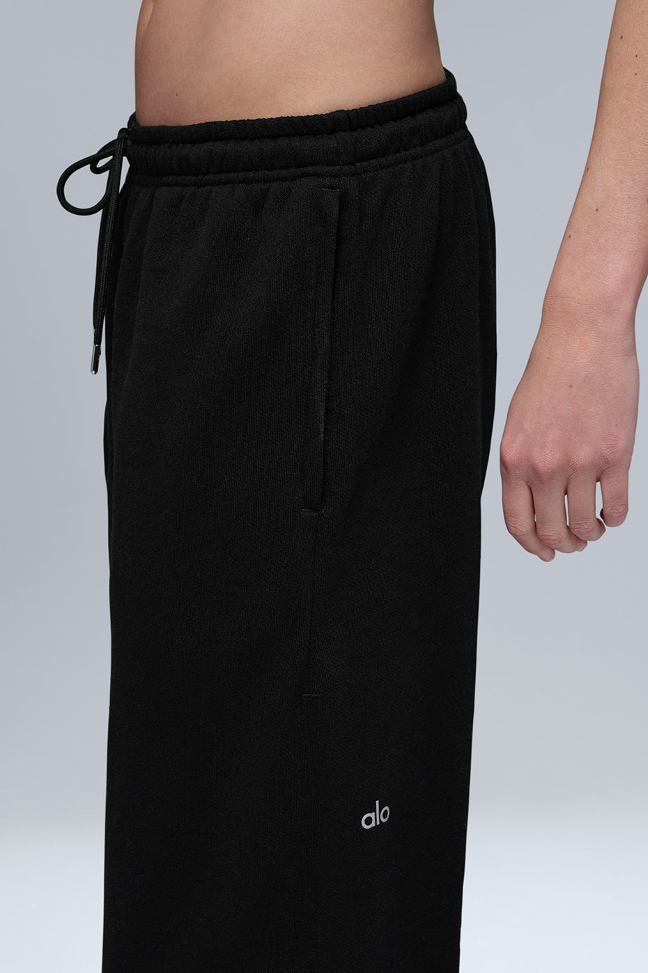 Alo Yoga Chill Sweatpant - Black - imagen 4