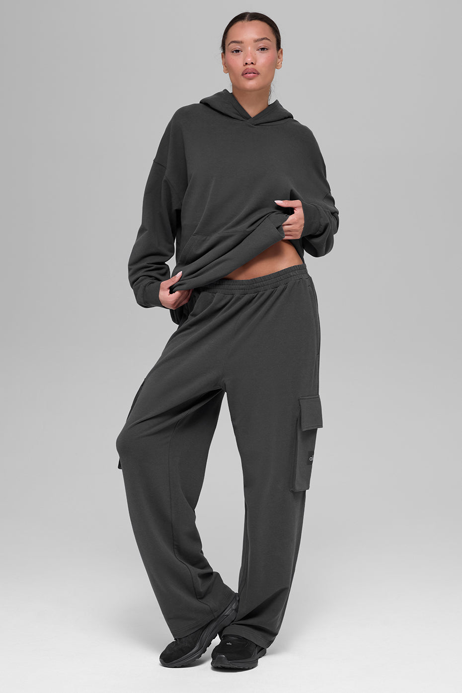 Alo Yoga Double Take Cargo Pant - Anthracite - imagen 5