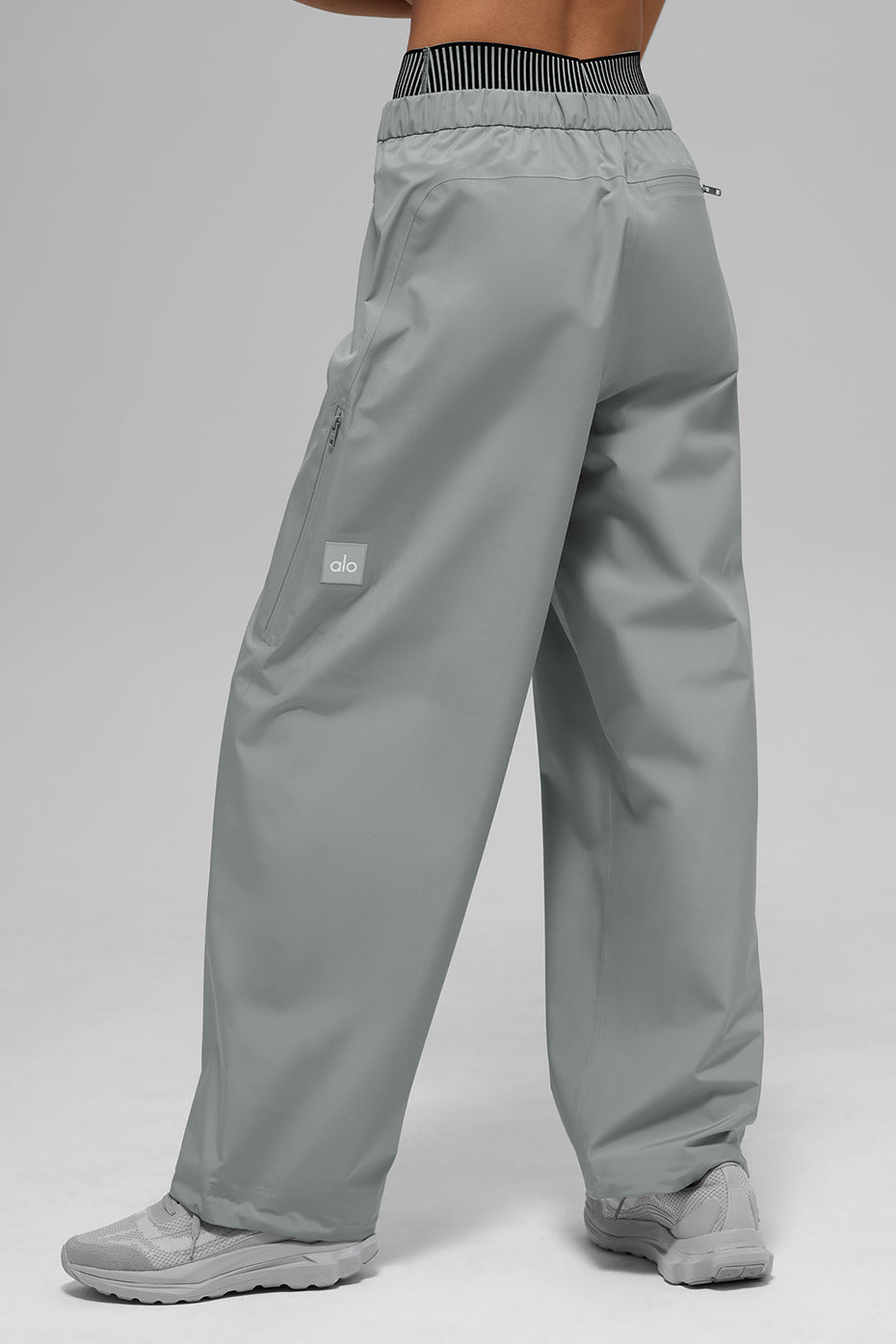 Alo Yoga Alpha Shell Pant - Lunar Grey - imagen 3