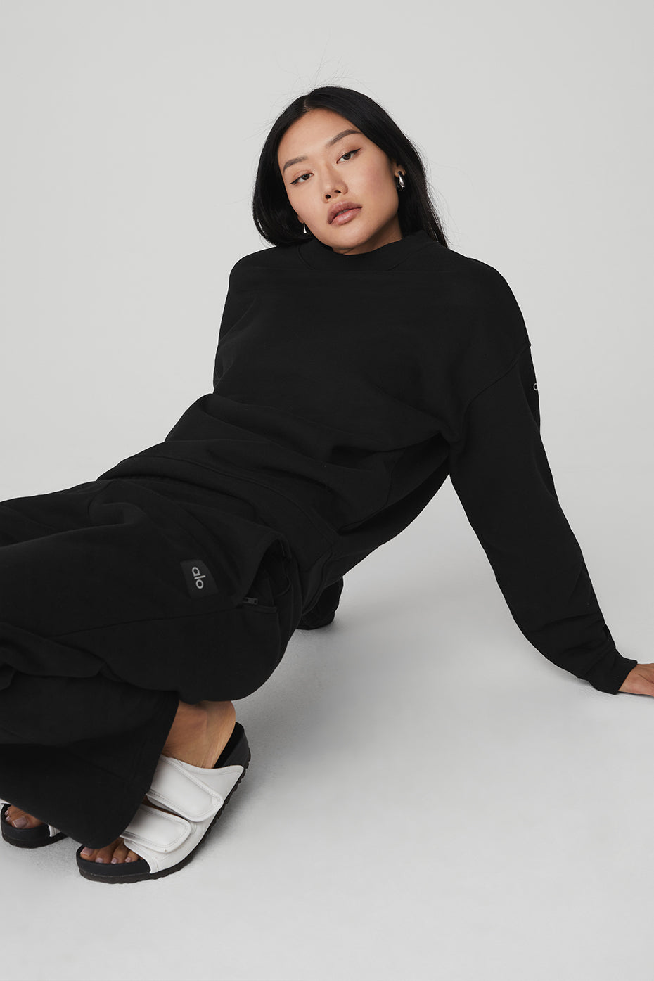 Alo Yoga Renown Heavy Weight Crew Neck Pullover - Black - imagen 4