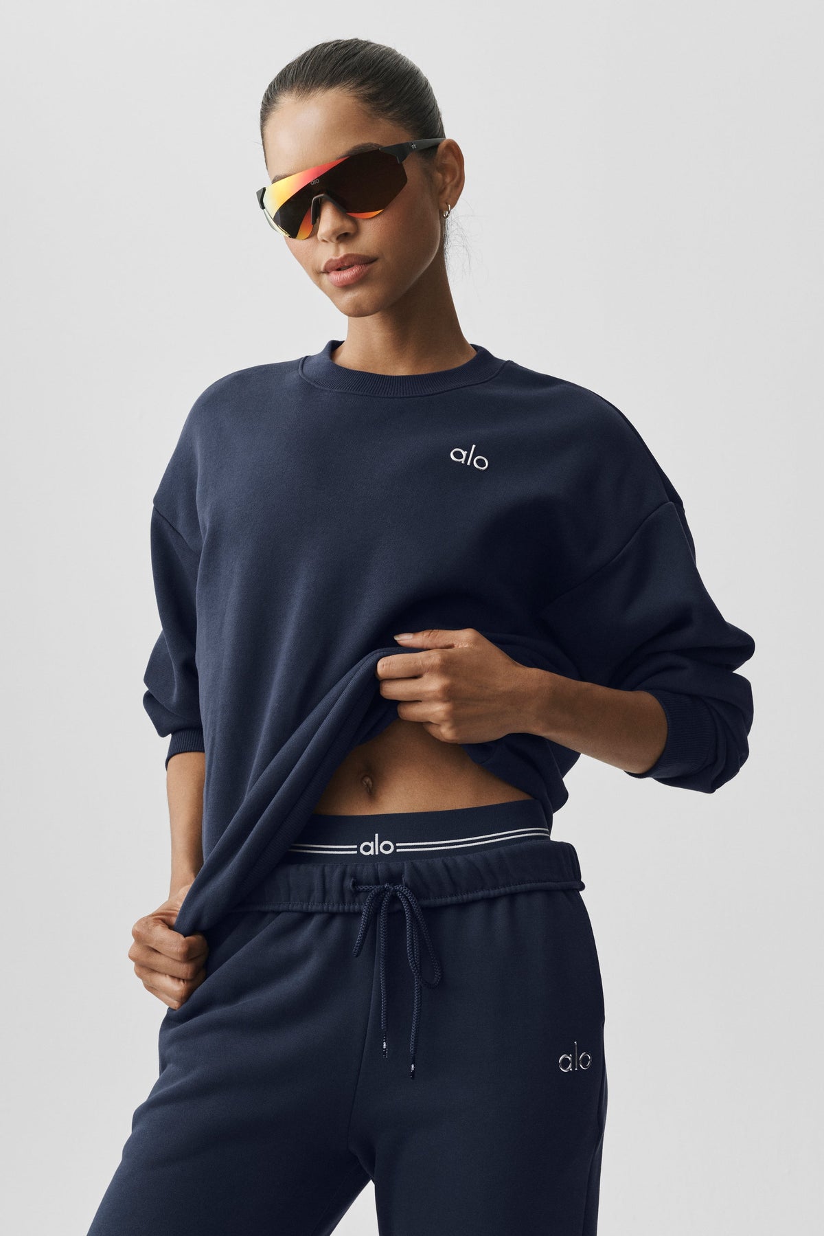 Alo Yoga Accolade Crew Neck Pullover - Navy - imagen 3