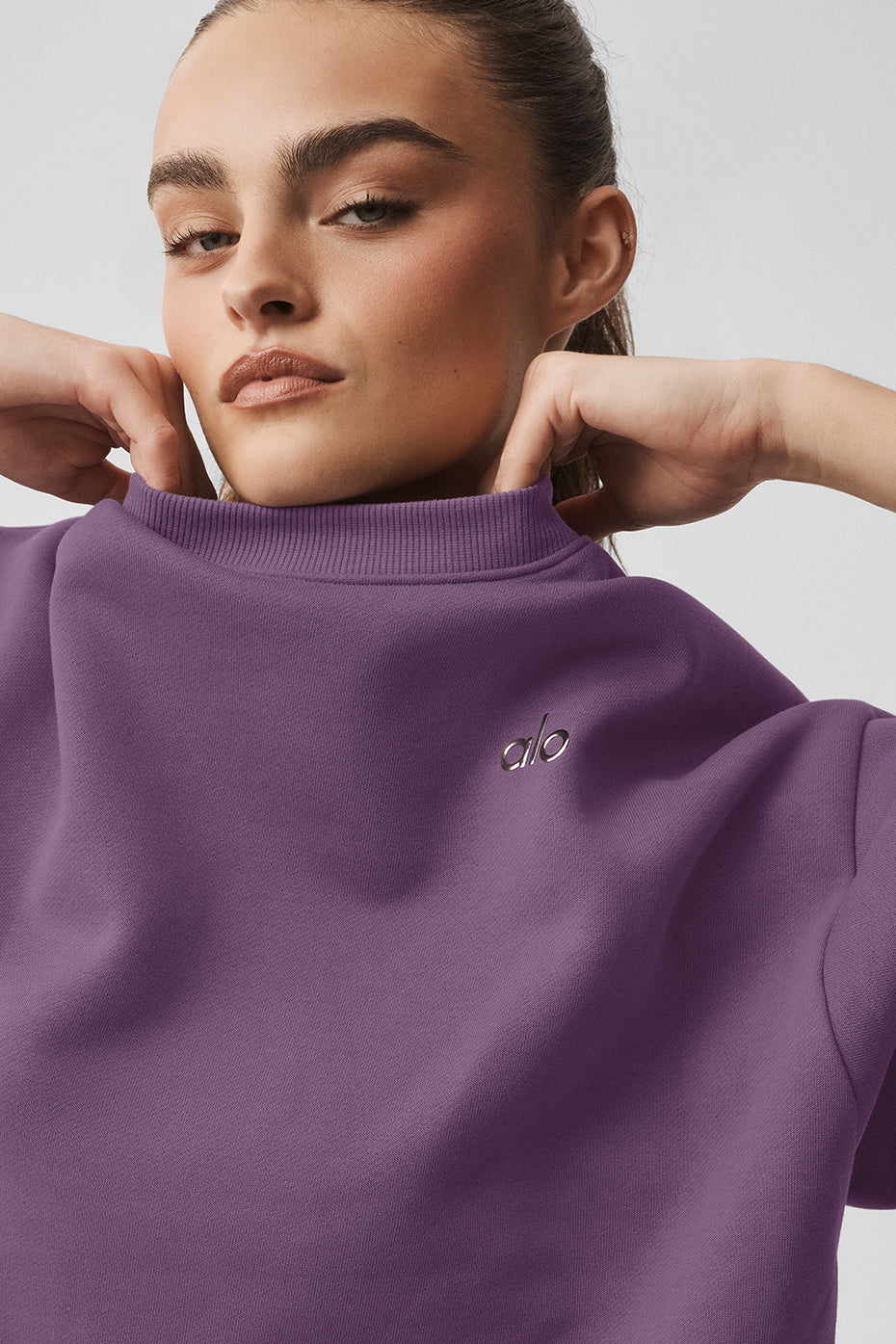 Alo Yoga Accolade Crew Neck Pullover - Plum Kiss - imagen 3