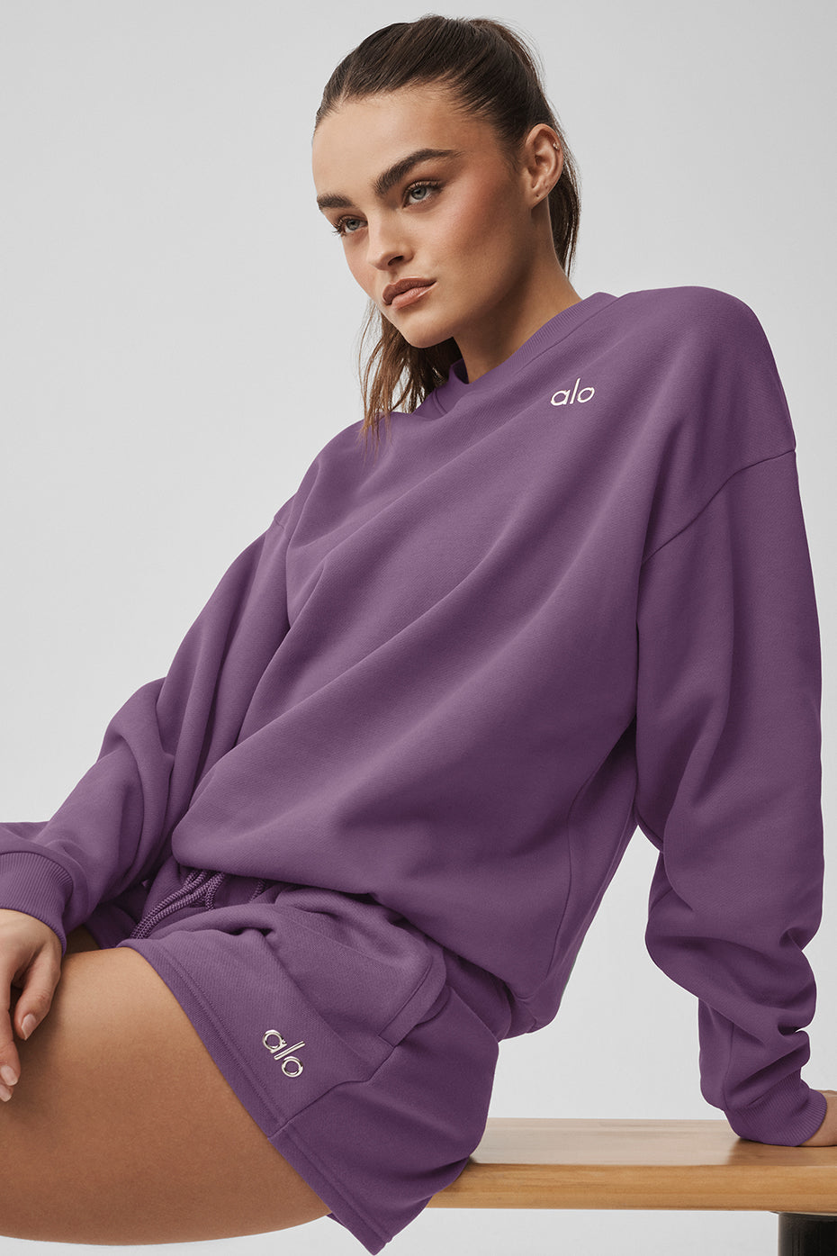 Alo Yoga Accolade Crew Neck Pullover - Plum Kiss - imagen 4