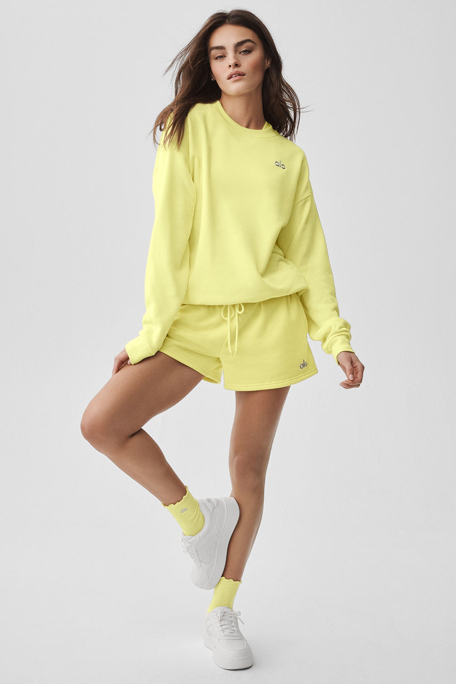 Alo Yoga Accolade Crew Neck Pullover - Sunshine - imagen 4