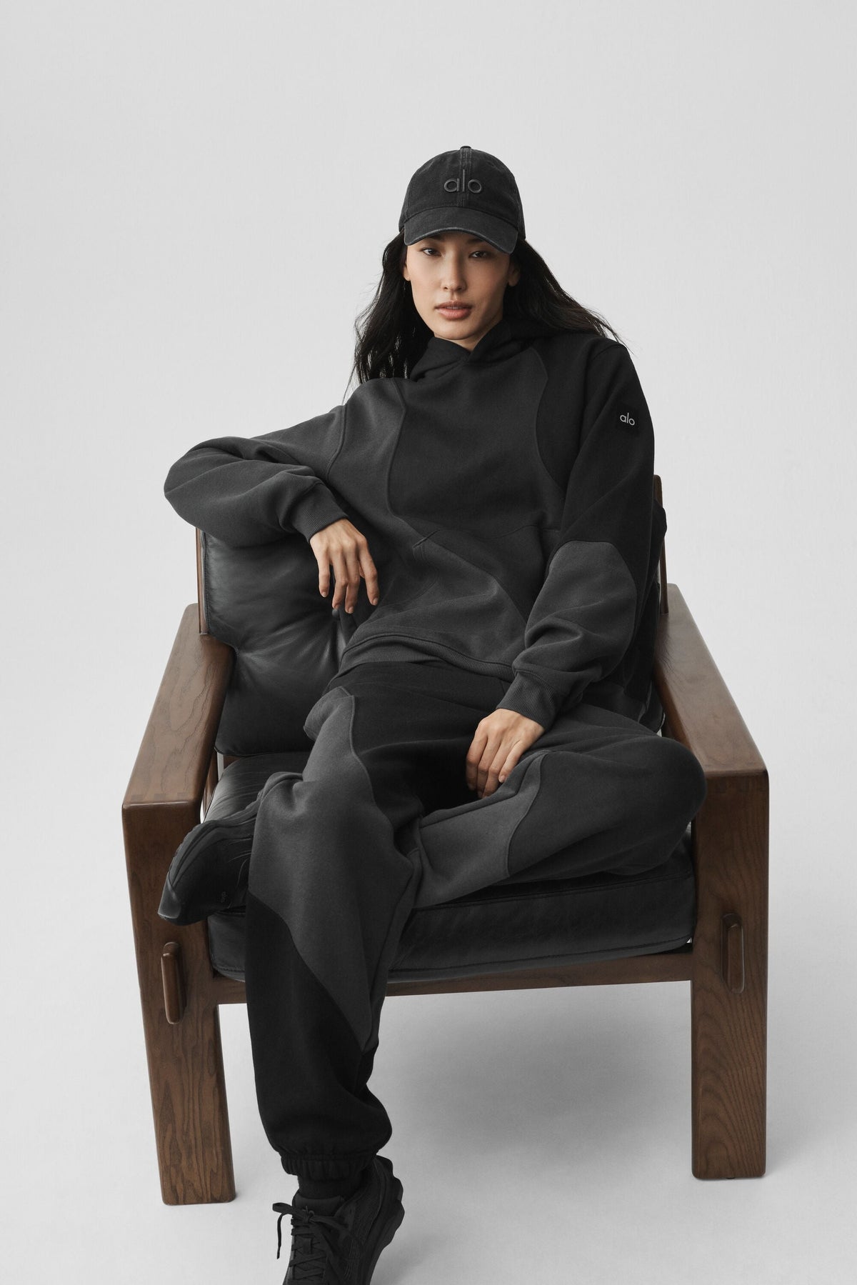 Alo Yoga Make Waves Hoodie - Vintage Black Tonal - imagen 4