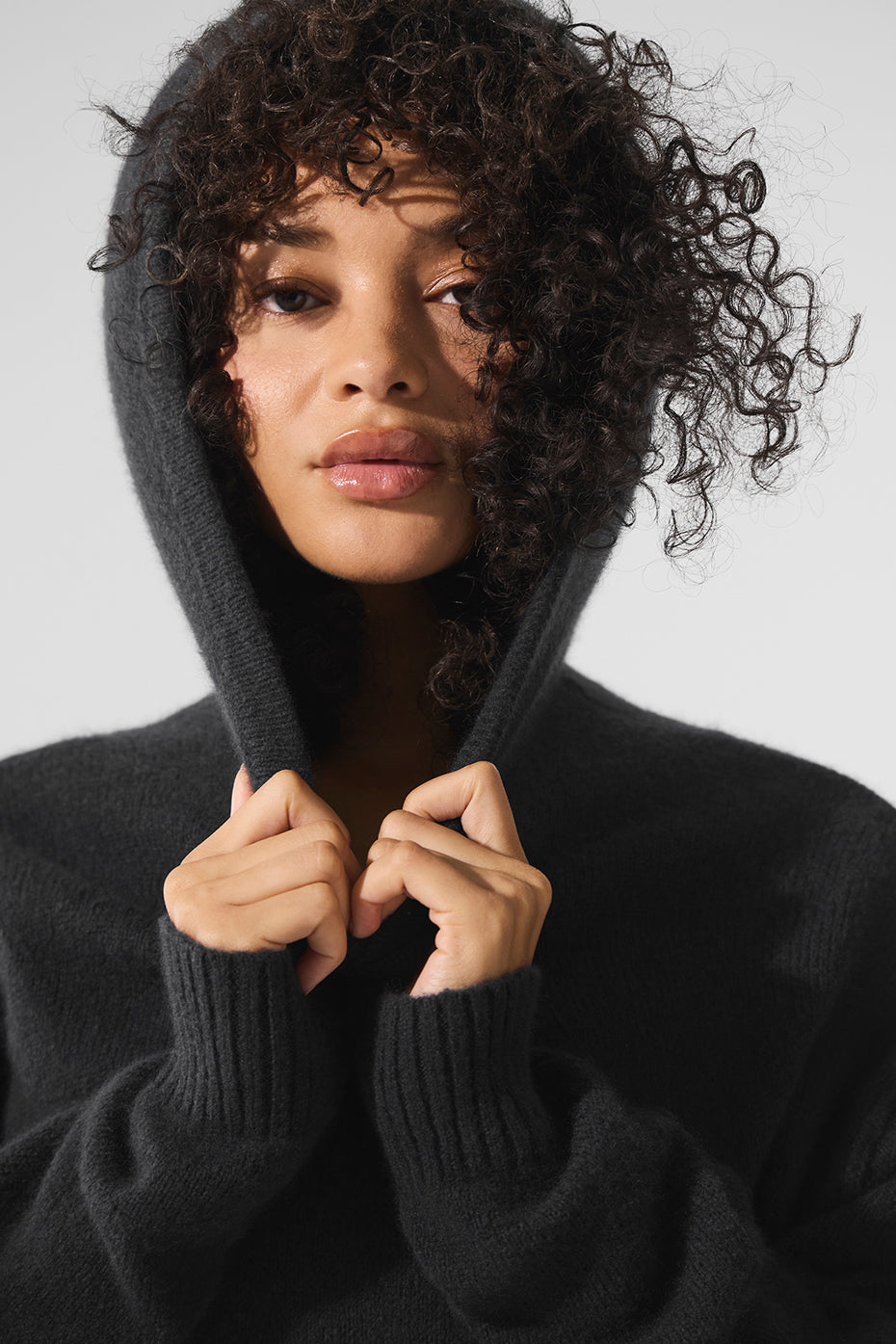 Alo Yoga Wool Cashmere New Class Hoodie - Black - imagen 4