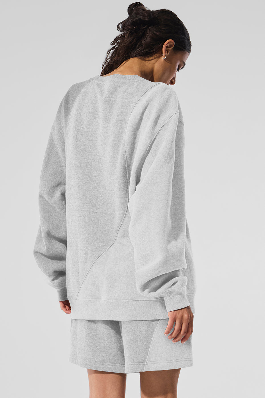 Alo Yoga Make Waves Crew Neck Pullover - Athletic Heather Grey Tonal - imagen 2