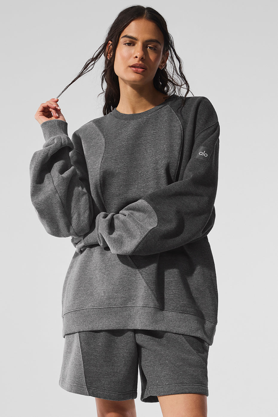 Alo Yoga Make Waves Crew Neck Pullover - Dark Heather Grey Tonal - imagen 1