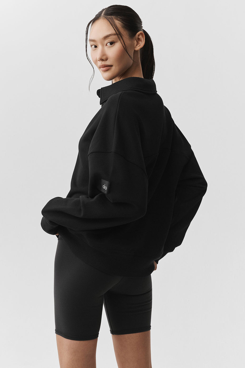 Alo Yoga Take It Easy Long Sleeve Henley Pullover - Black - imagen 3