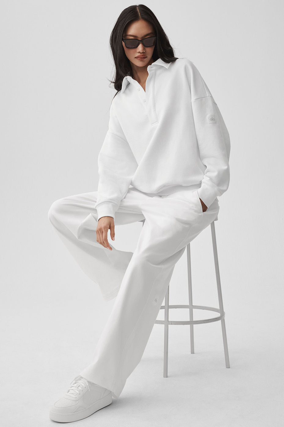 Alo Yoga Take It Easy Long Sleeve Henley Pullover - White - imagen 6