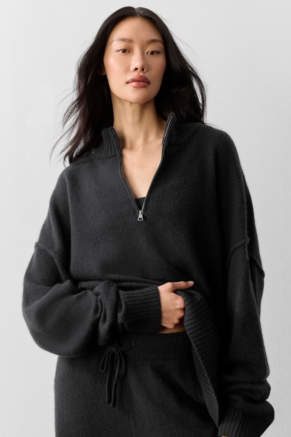 Alo Yoga Wool Cashmere New Class 1/4 Zip Pullover - Black - imagen 1