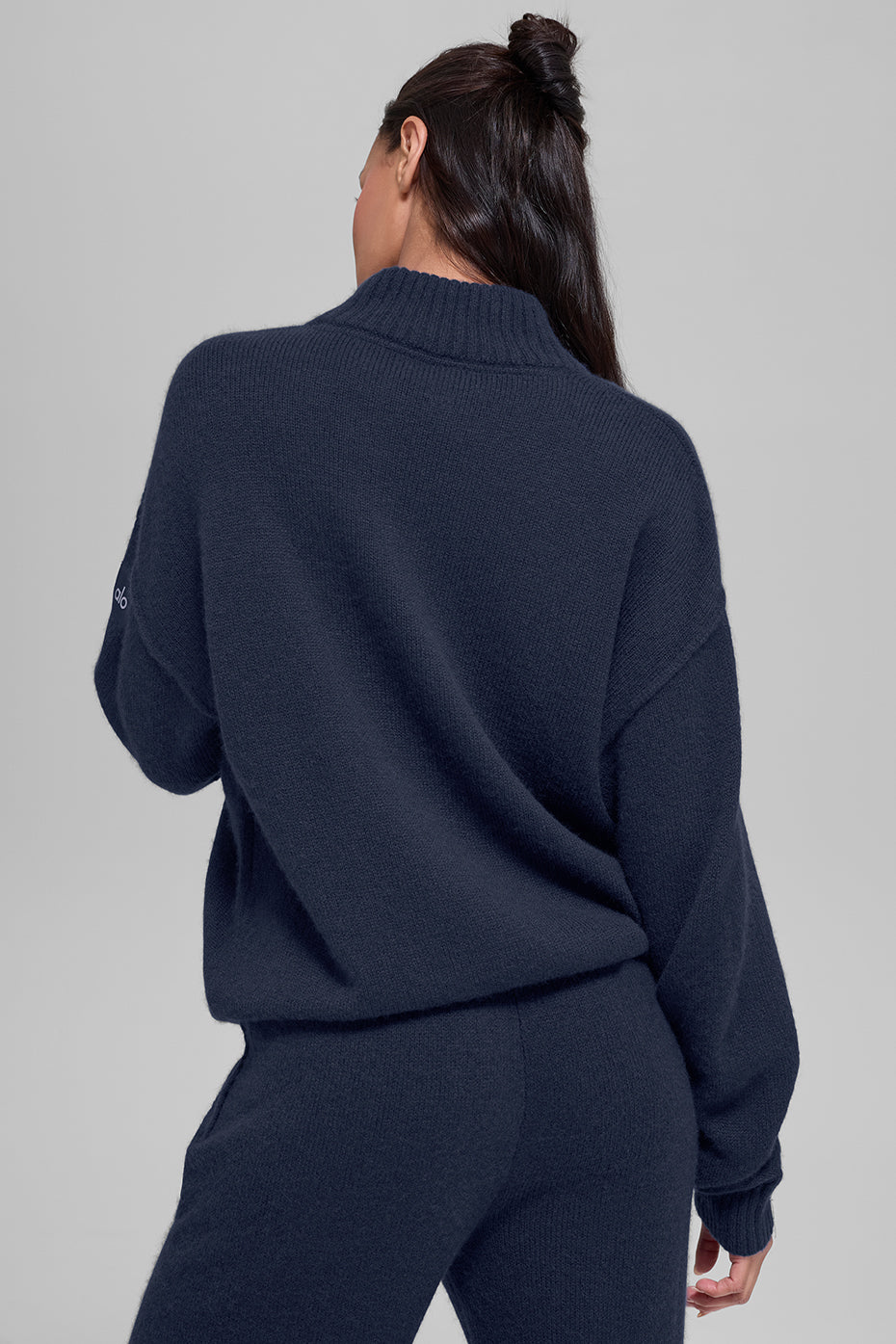 Alo Yoga Wool Cashmere New Class 1/4 Zip Pullover - Navy - imagen 3