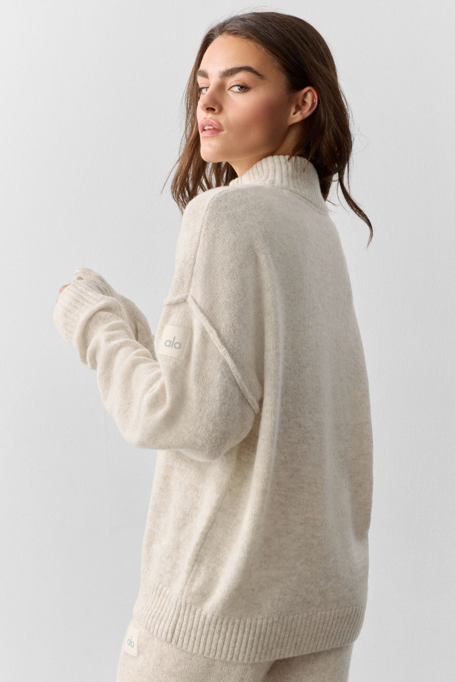 Alo Yoga Wool Cashmere New Class 1/4 Zip Pullover - Oatmeal Heather - imagen 4