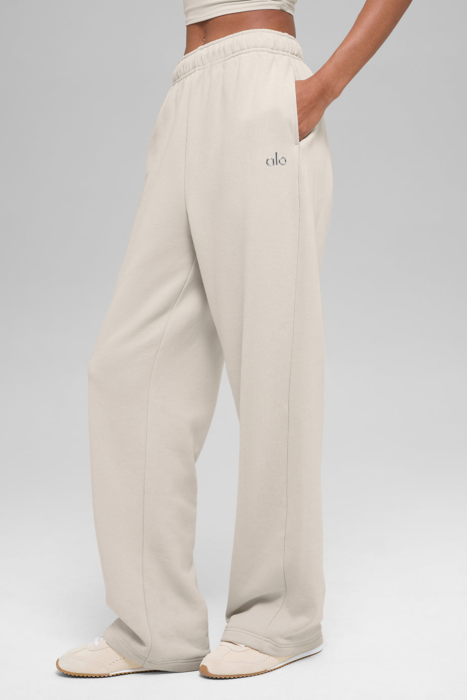 Alo Yoga Accolade Straight Leg Sweatpant - Bone - imagen 3