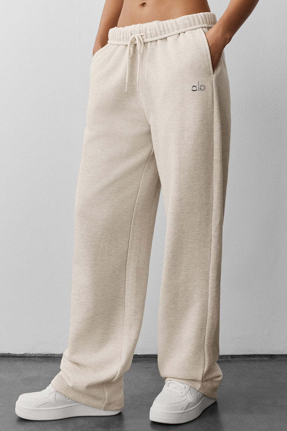 Alo Yoga Accolade Straight Leg Sweatpant - Oatmeal Heather - imagen 4