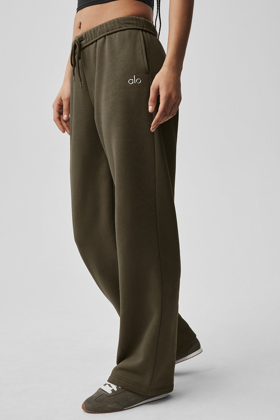 Alo Yoga Accolade Straight Leg Sweatpant - Olive Tree - imagen 4