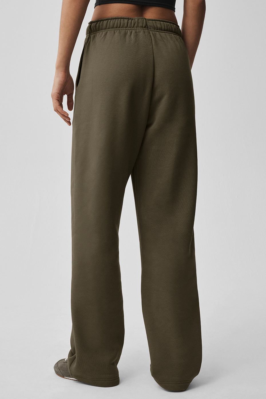 Alo Yoga Accolade Straight Leg Sweatpant - Olive Tree - imagen 2
