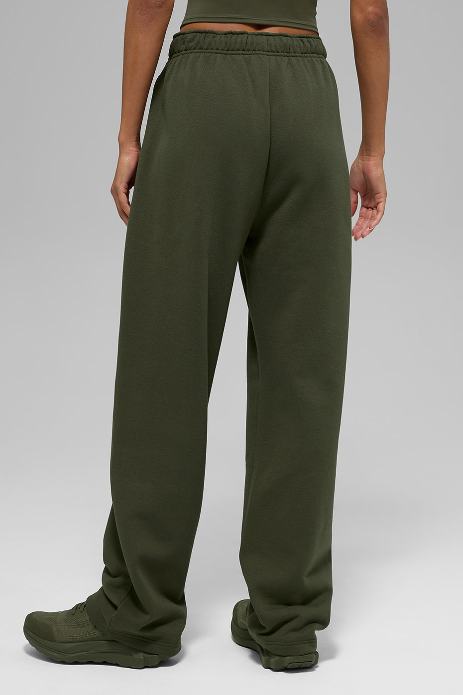 Alo Yoga Accolade Straight Leg Sweatpant - Green Olive - imagen 3