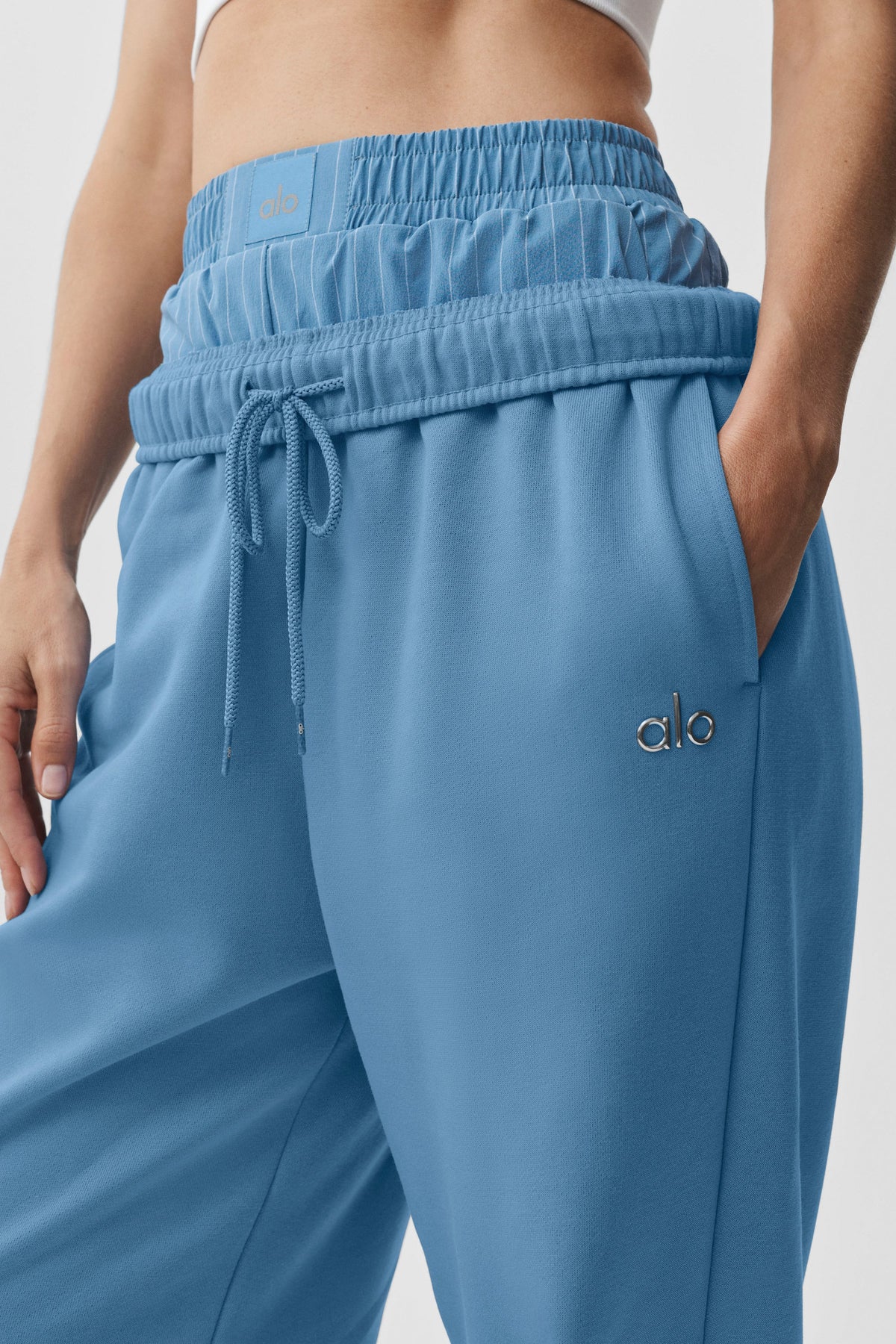 Alo Yoga Accolade Straight Leg Sweatpant - California Blue - imagen 4