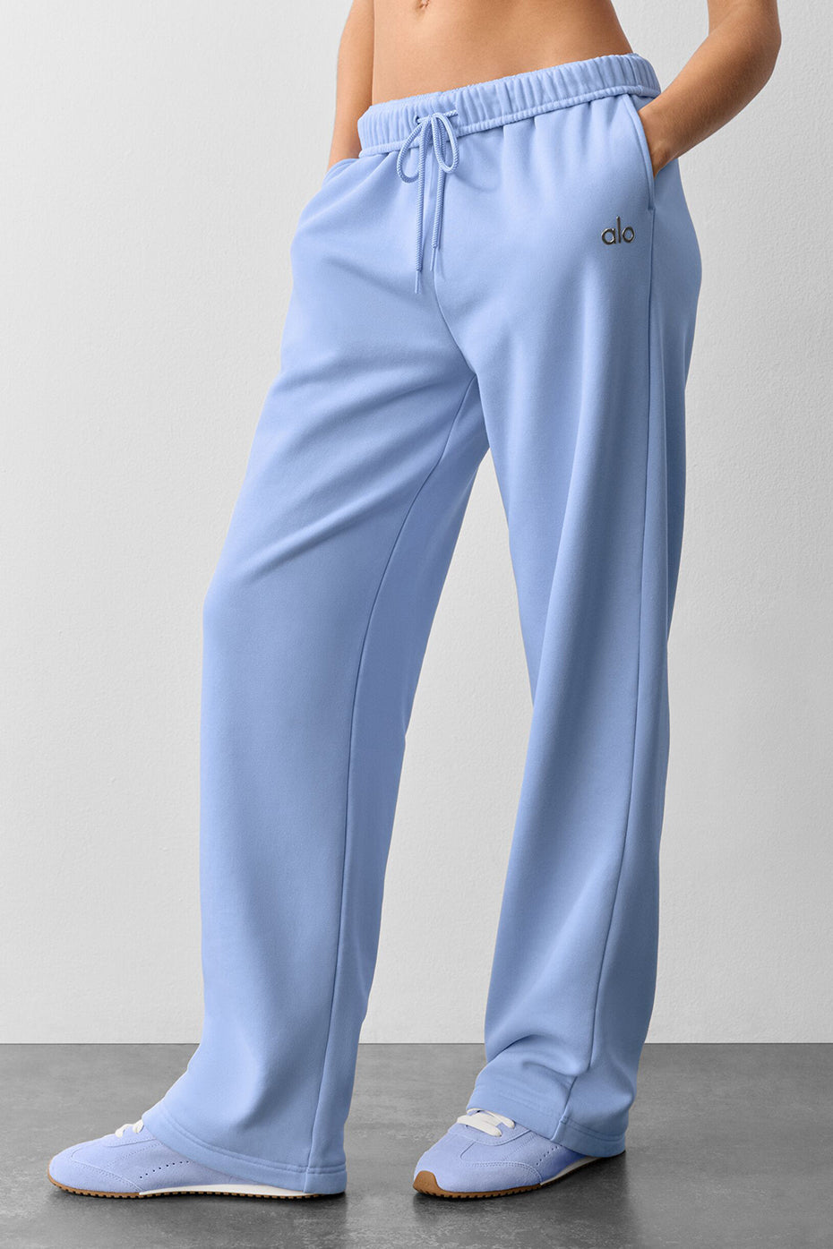 Alo Yoga Accolade Straight Leg Sweatpant - Light Provence Blue - imagen 4