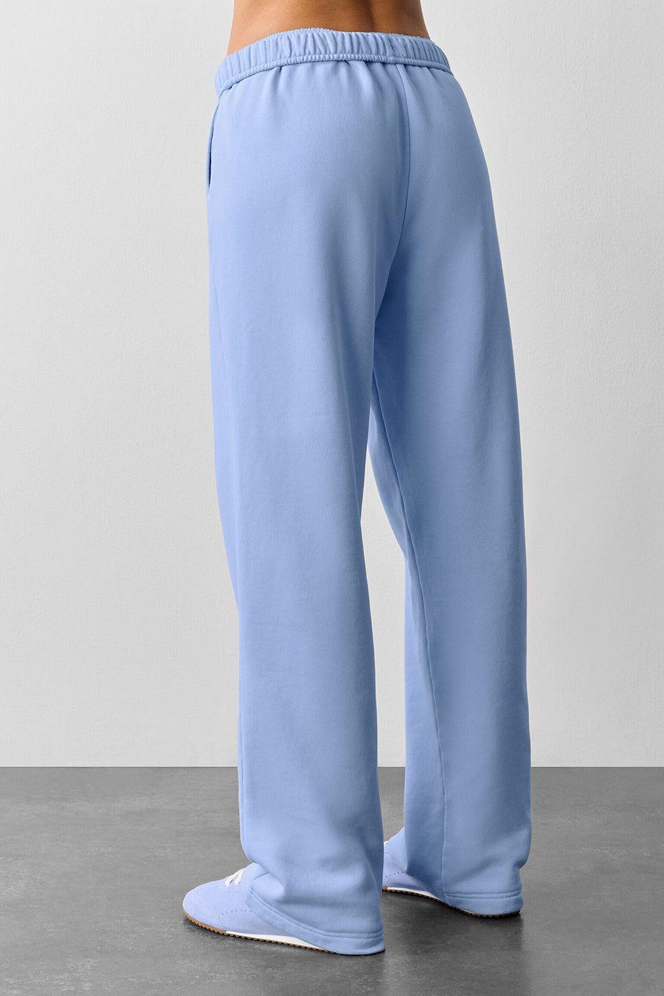Alo Yoga Accolade Straight Leg Sweatpant - Light Provence Blue - imagen 2