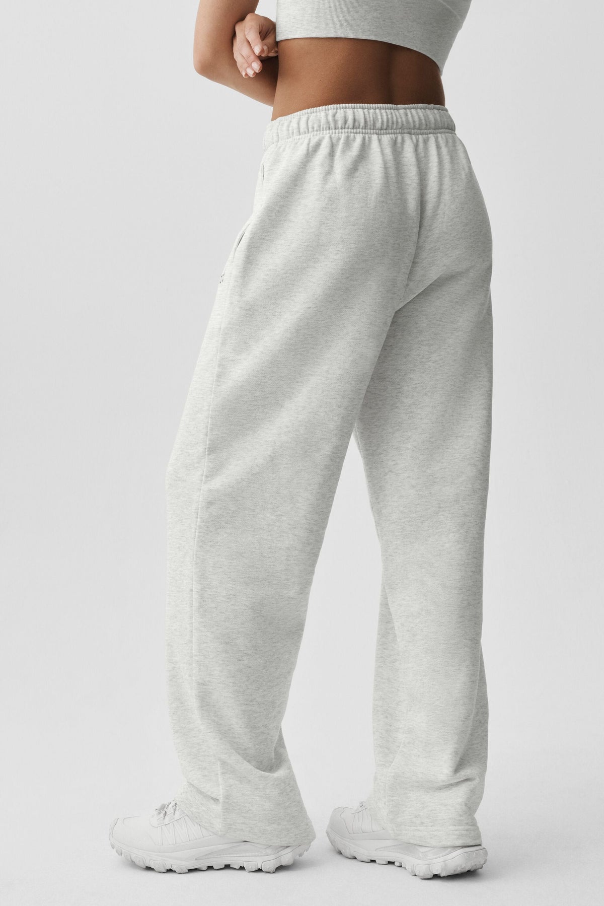 Alo Yoga Accolade Straight Leg Sweatpant - White Heather - imagen 2