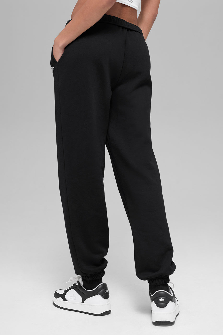 Alo Yoga Accolade Sweatpant - Black - imagen 4