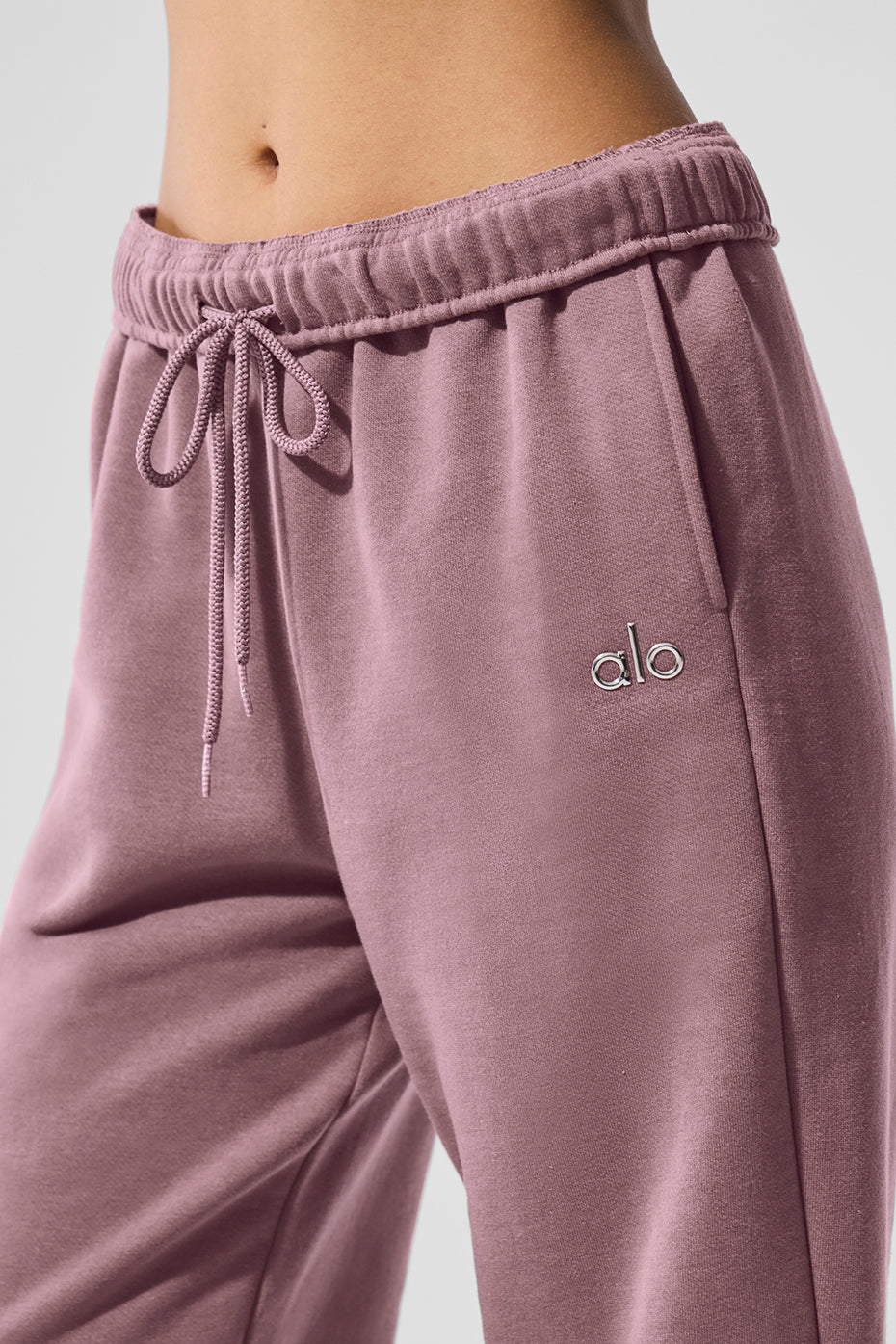 Alo Yoga Accolade Sweatpant - Smoky Quartz - imagen 4