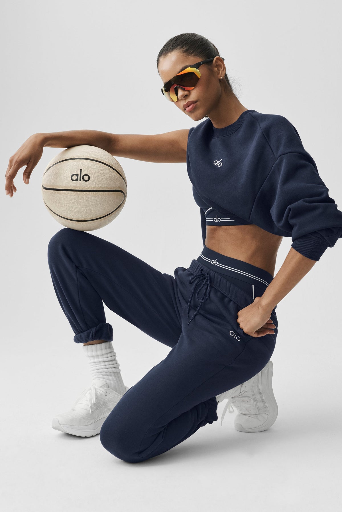 Alo Yoga Accolade Sweatpant - Navy - imagen 5
