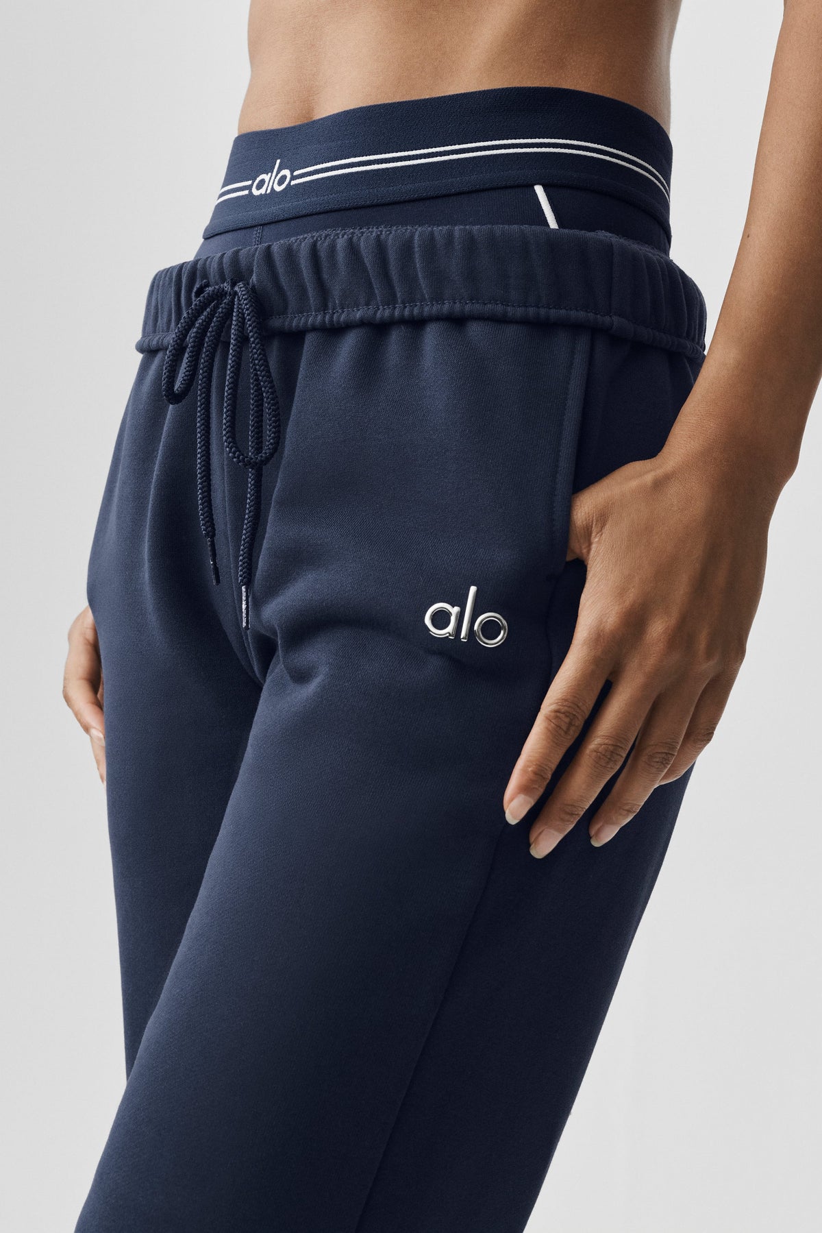 Alo Yoga Accolade Sweatpant - Navy - imagen 3