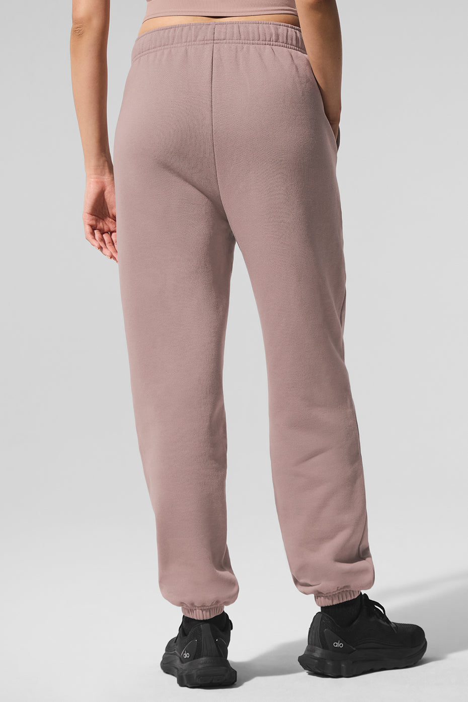 Alo Yoga Accolade Sweatpant - Taupe - imagen 2