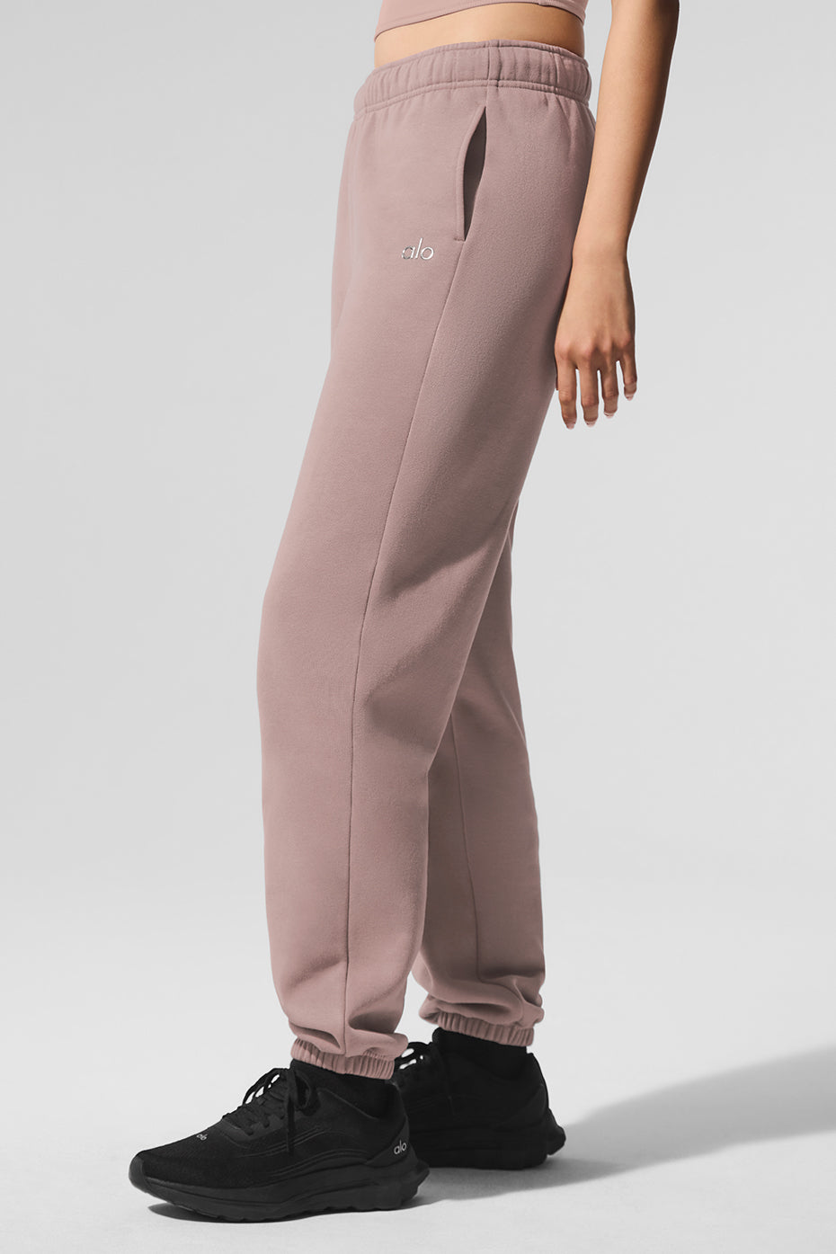 Alo Yoga Accolade Sweatpant - Taupe - imagen 5