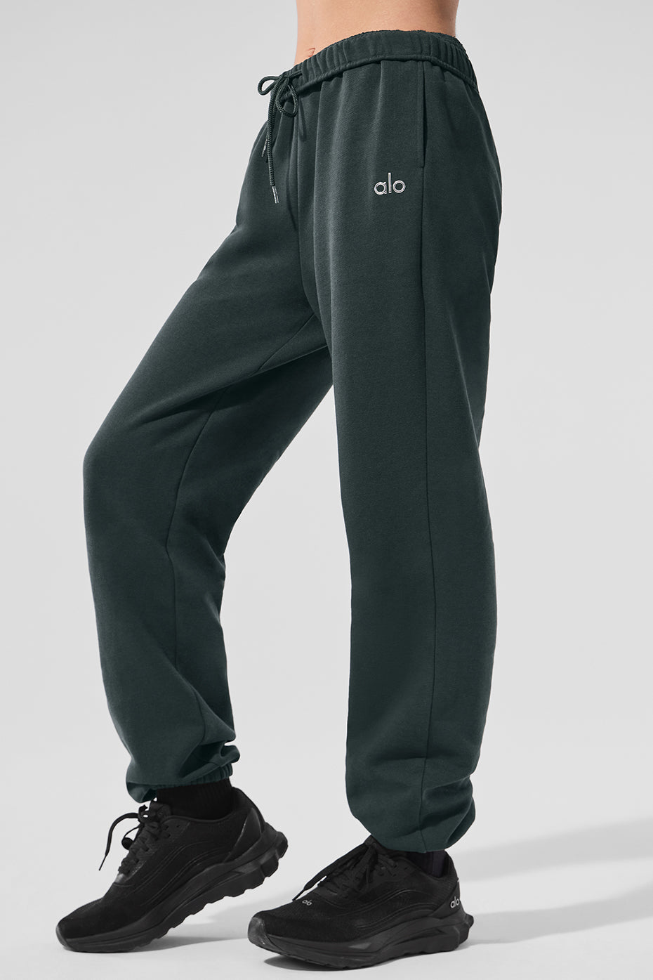 Alo Yoga Accolade Sweatpant - Charcoal Green - imagen 4