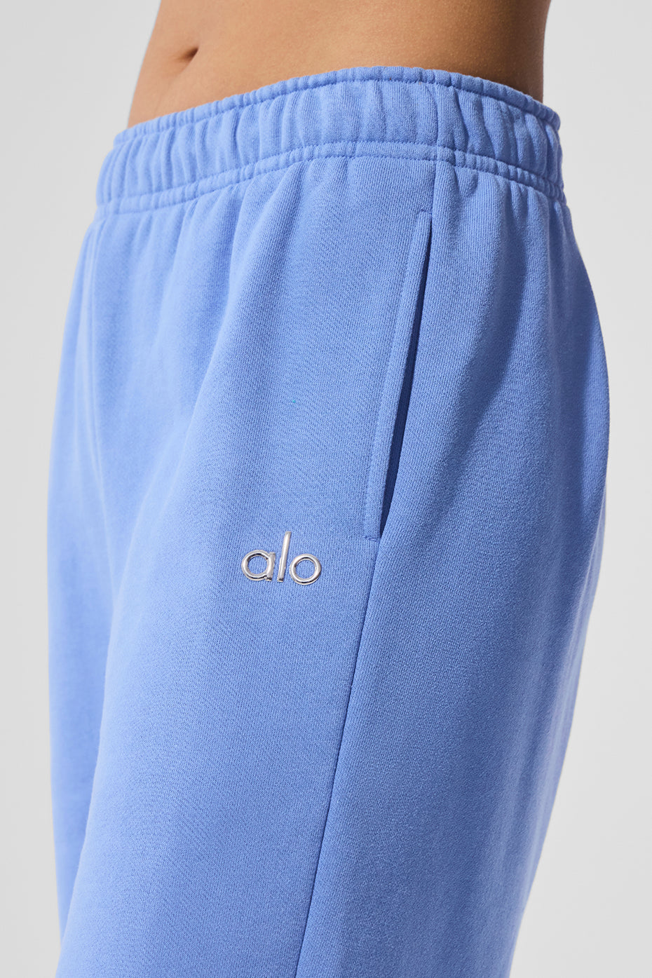 Alo Yoga Accolade Sweatpant - Crystal Clear Blue - imagen 3