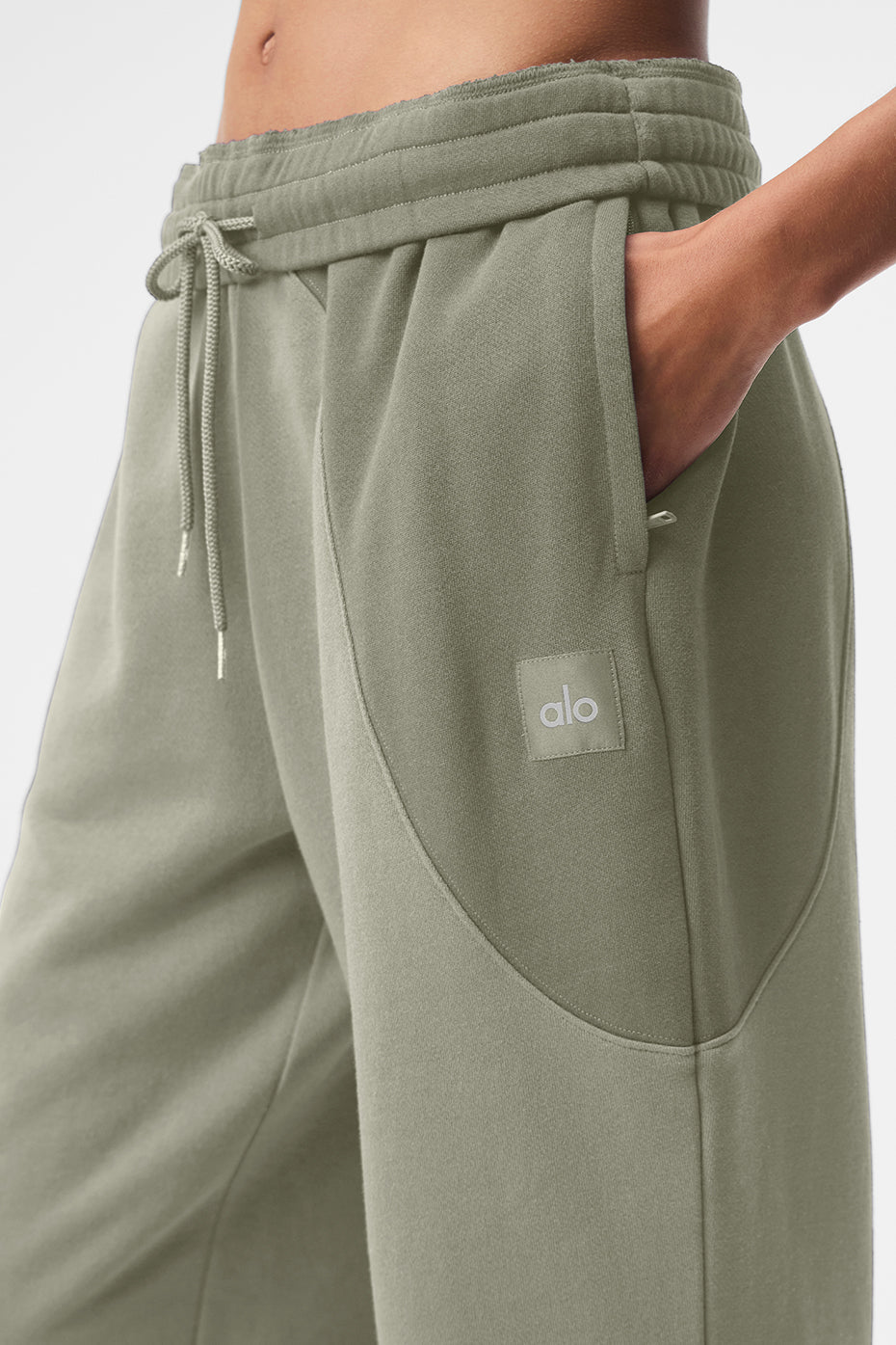 Alo Yoga Make Waves Sweatpant - Limestone Tonal - imagen 3
