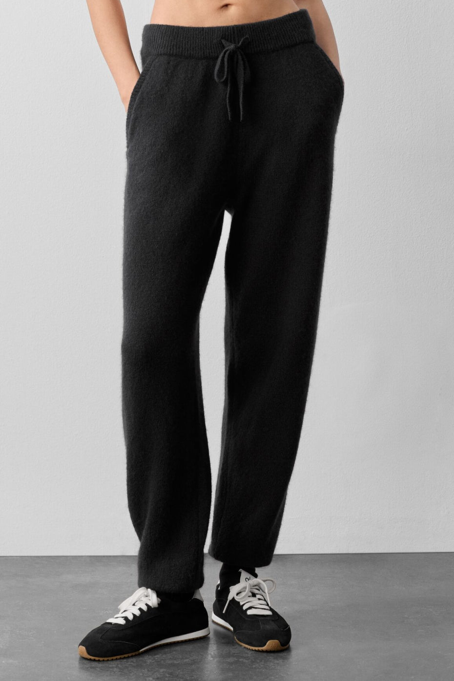 Alo Yoga Wool Cashmere New Class Sweatpant - Black - imagen 1