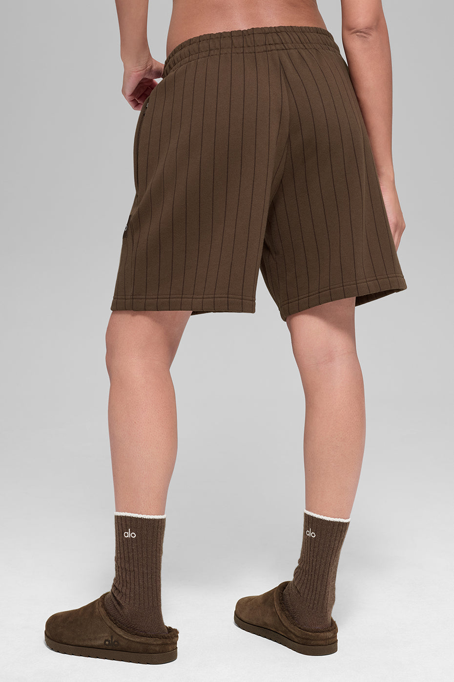 Alo Yoga 7" Pinstripe Short - Espresso Pinstripe - imagen 3